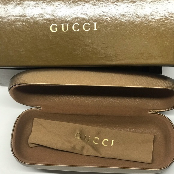 Brand new a Gucci Eyeglass/ Sunglass case - Picture 2 of 2